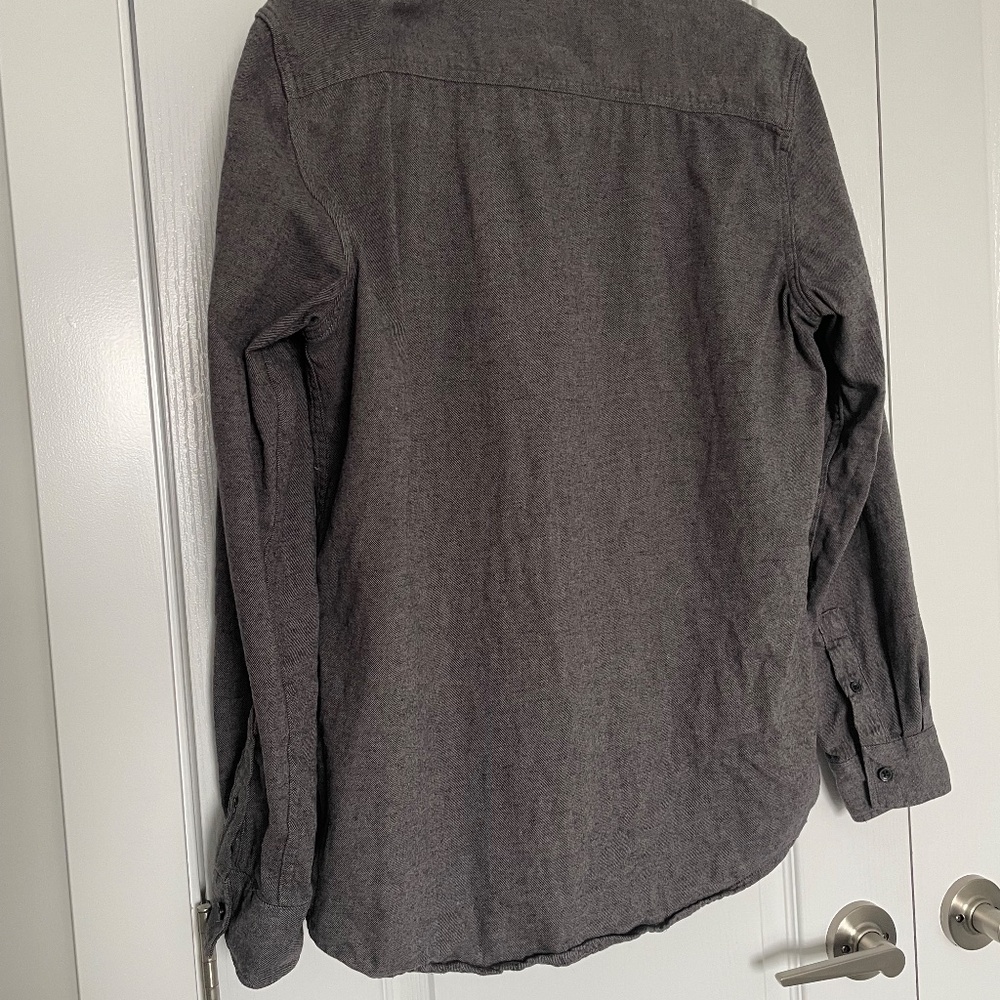 Men’s button down long sleeve - Picture 3 of 3